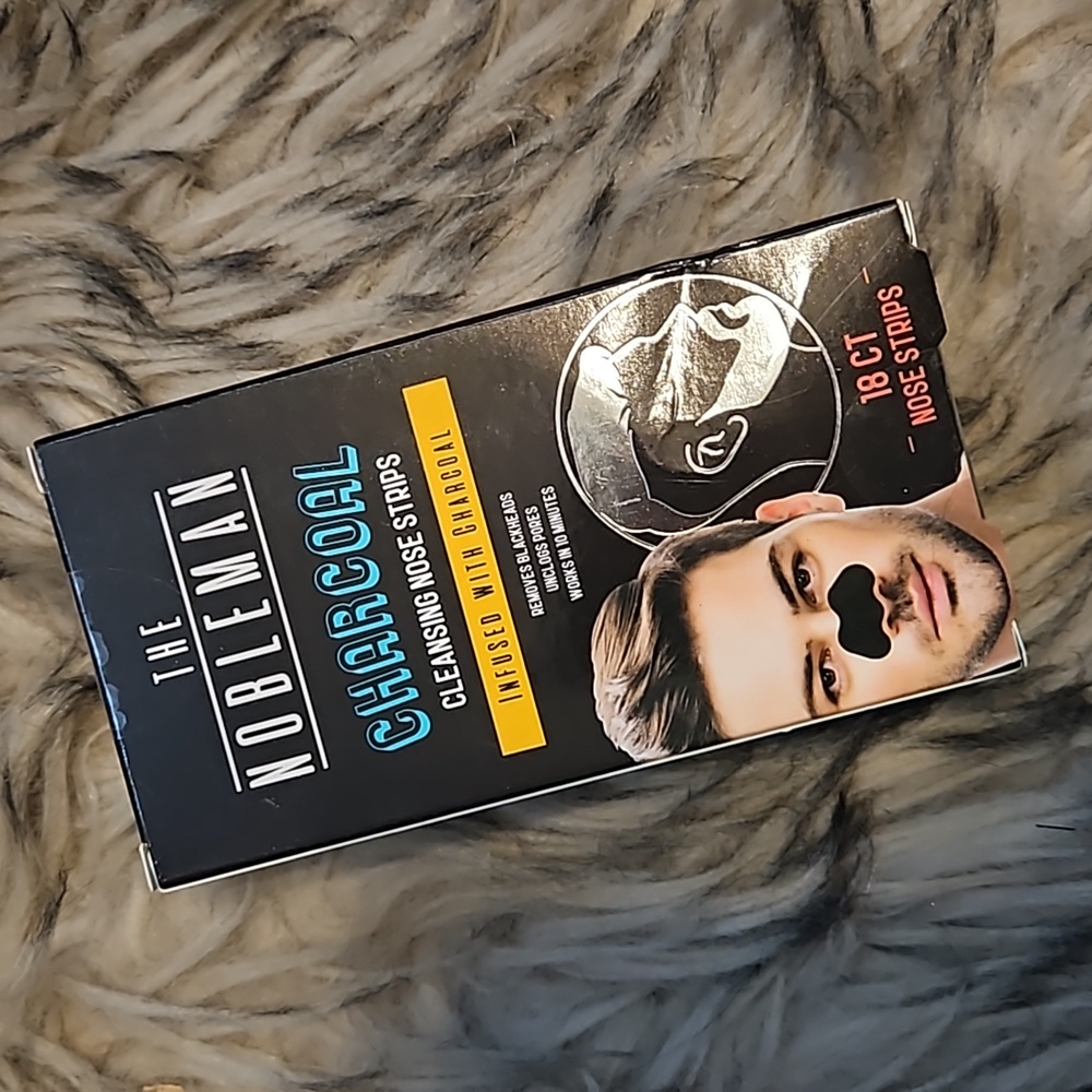 The NOBLEMAN CHARCOAL CLEANSING NOSE STRIPS